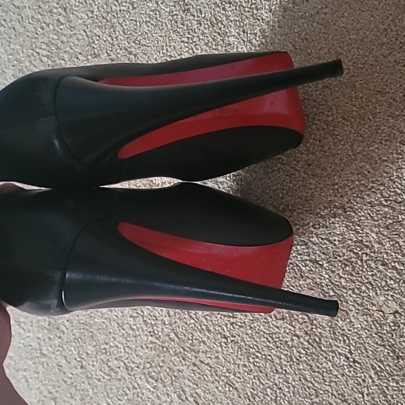 Christian Louboutin platform heels - Picture 4 of 8